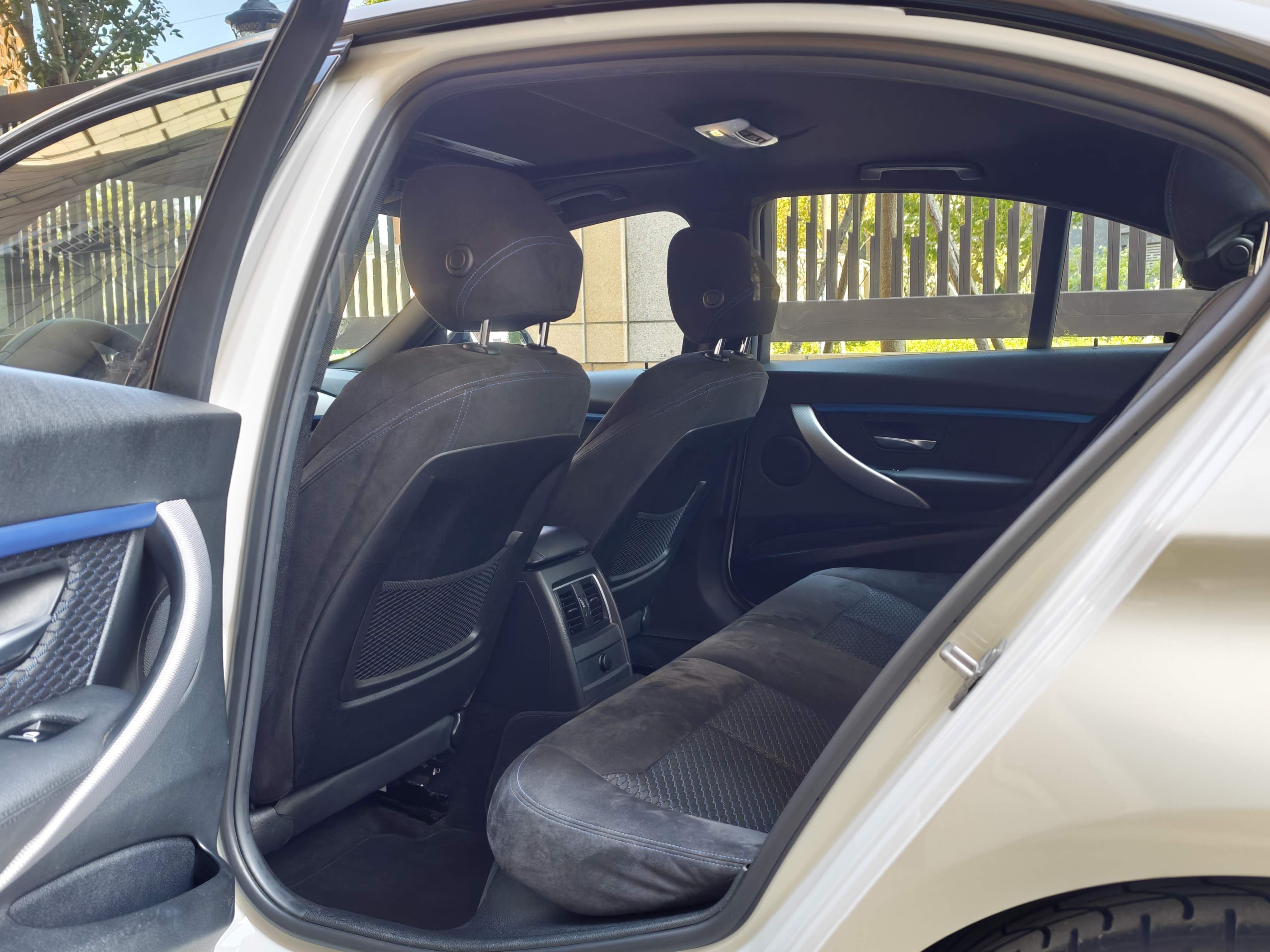 BMW 3 Series 2017 car image #6