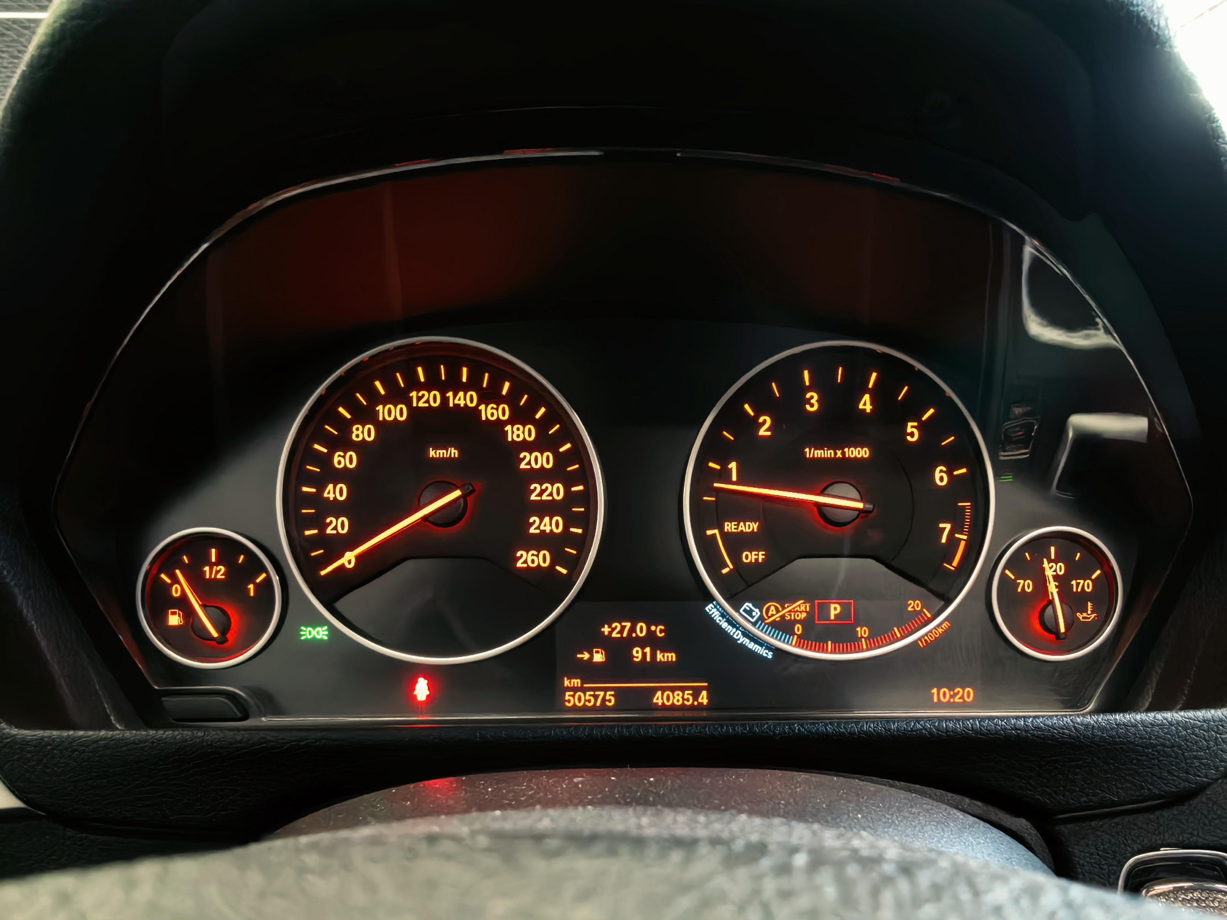 BMW 3 Series 2018 car image #11