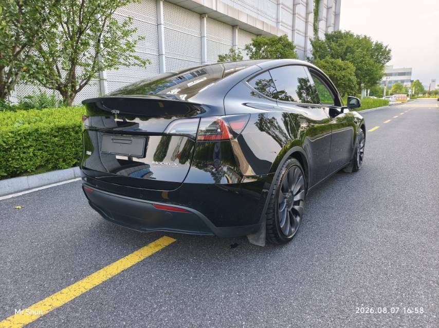 Tesla Model Y 2023 #6 Tesla Model Y 2023 immagine di auto #6