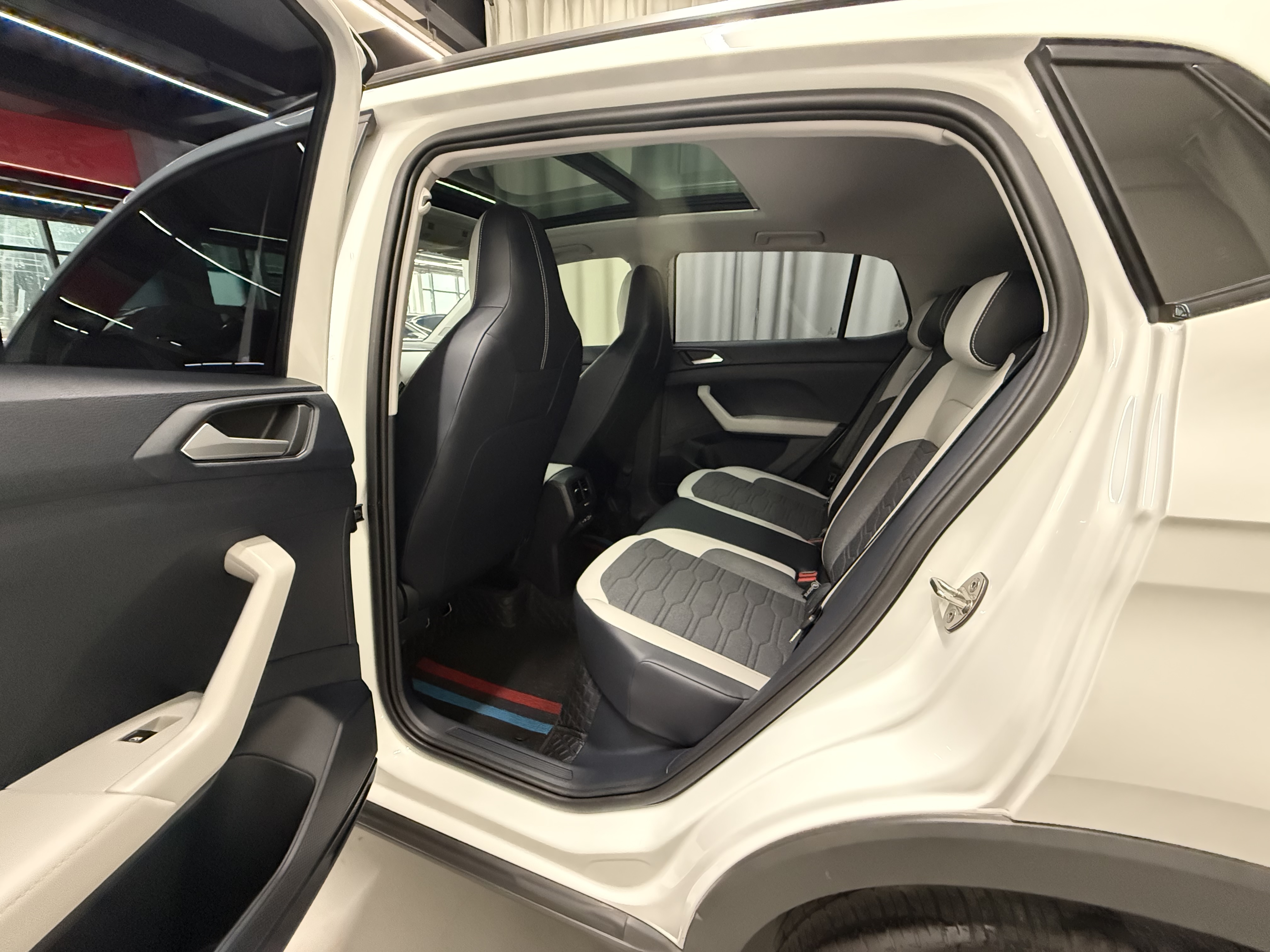 Volkswagen Tharu 2025 #7 Volkswagen Tharu 2025 immagine di auto #7