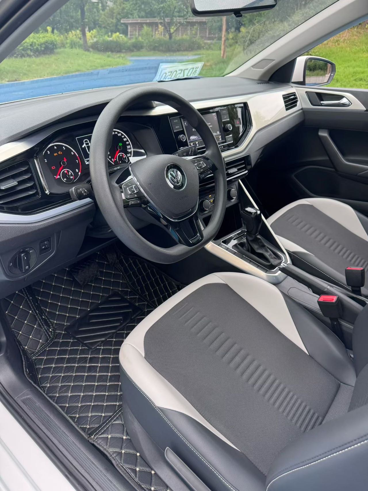 Volkswagen Polo 2020 car image #6