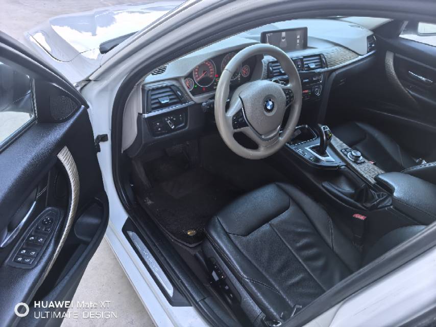 BMW 3 Series 2012 car image #9