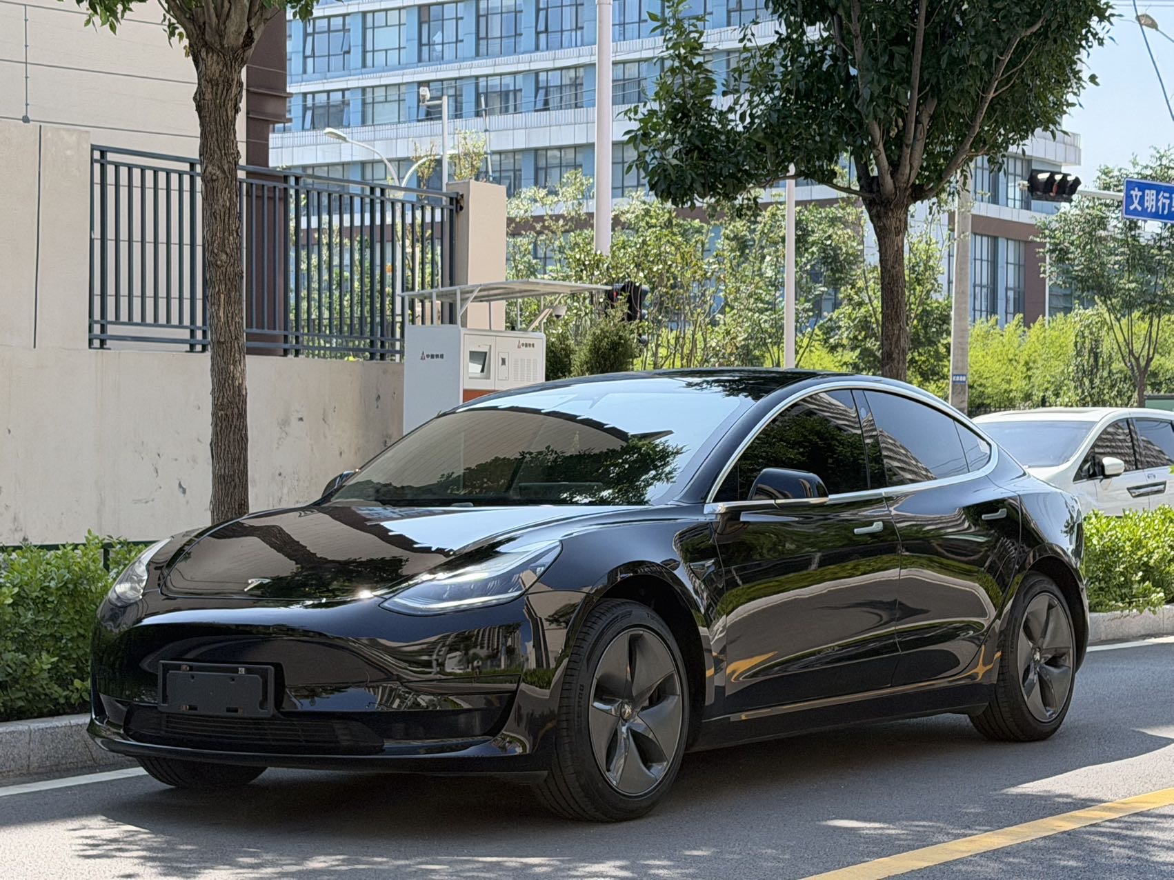 Tesla Model 3 2020 #2 Tesla Model 3 2020 car image #2