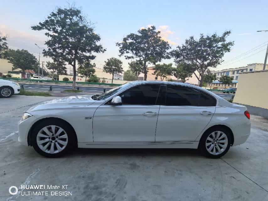 BMW 3 Series 2012 car image #8