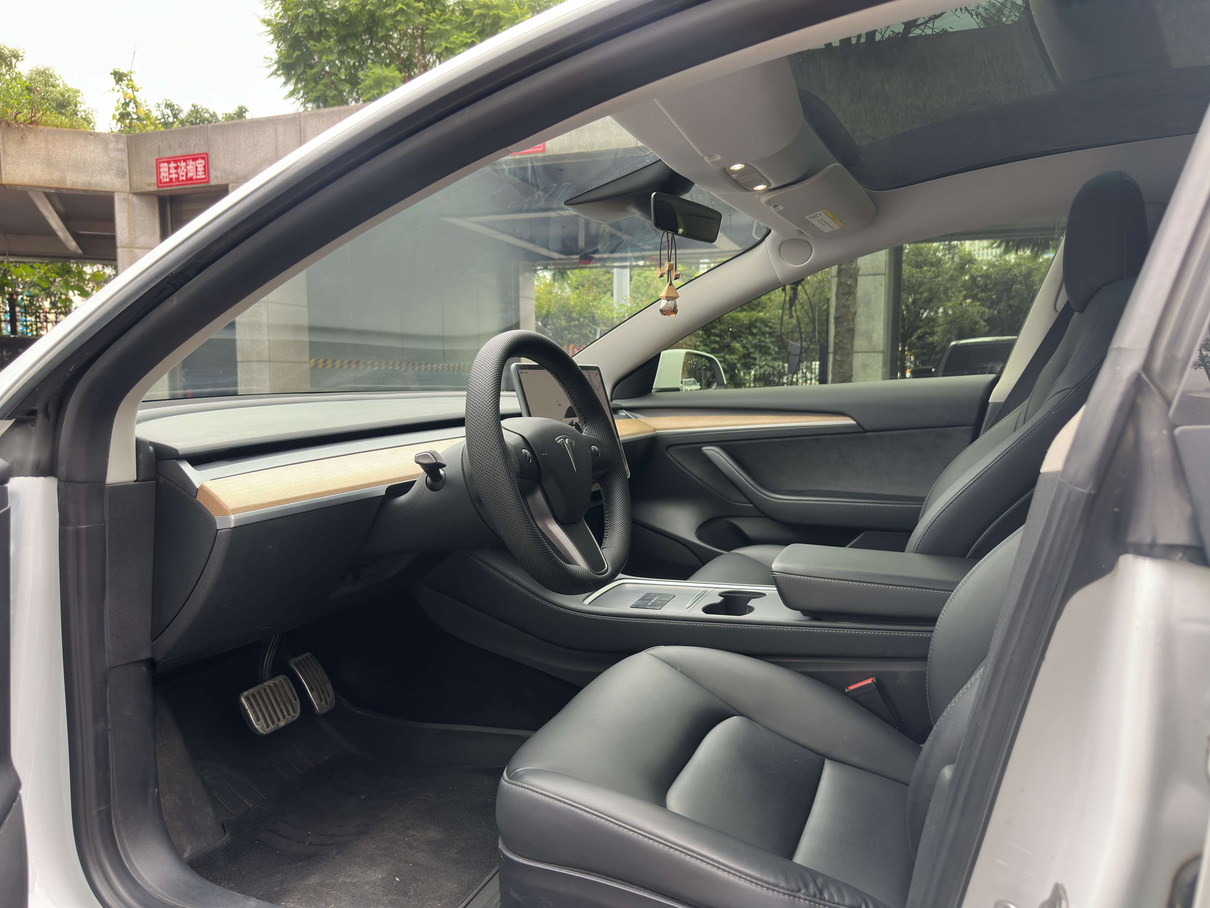 Tesla Model 3 2022 car image #6