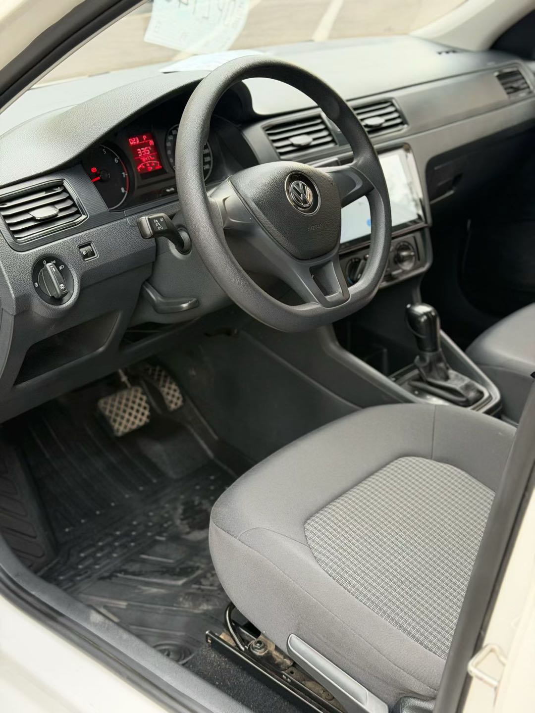 Volkswagen Santana 2019 car image #10