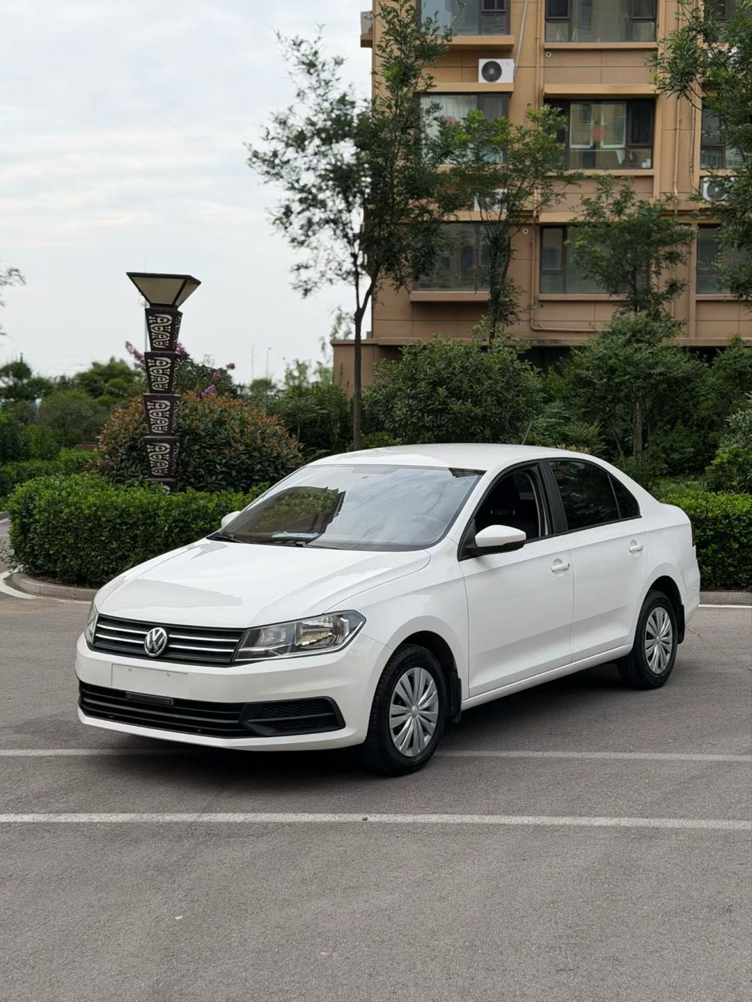 Volkswagen Santana 2019 car image #2