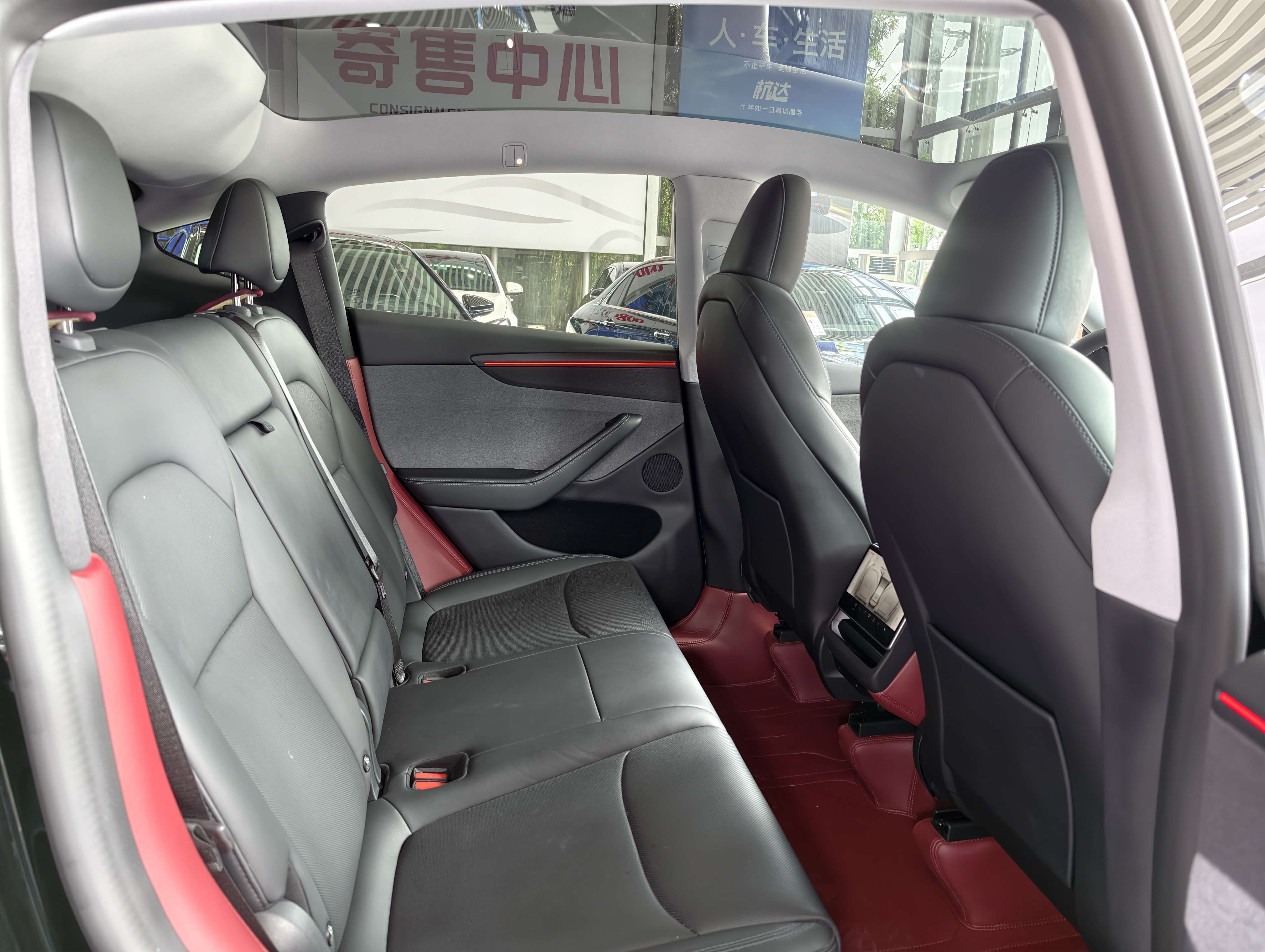 Tesla Model Y 2025 car image #12