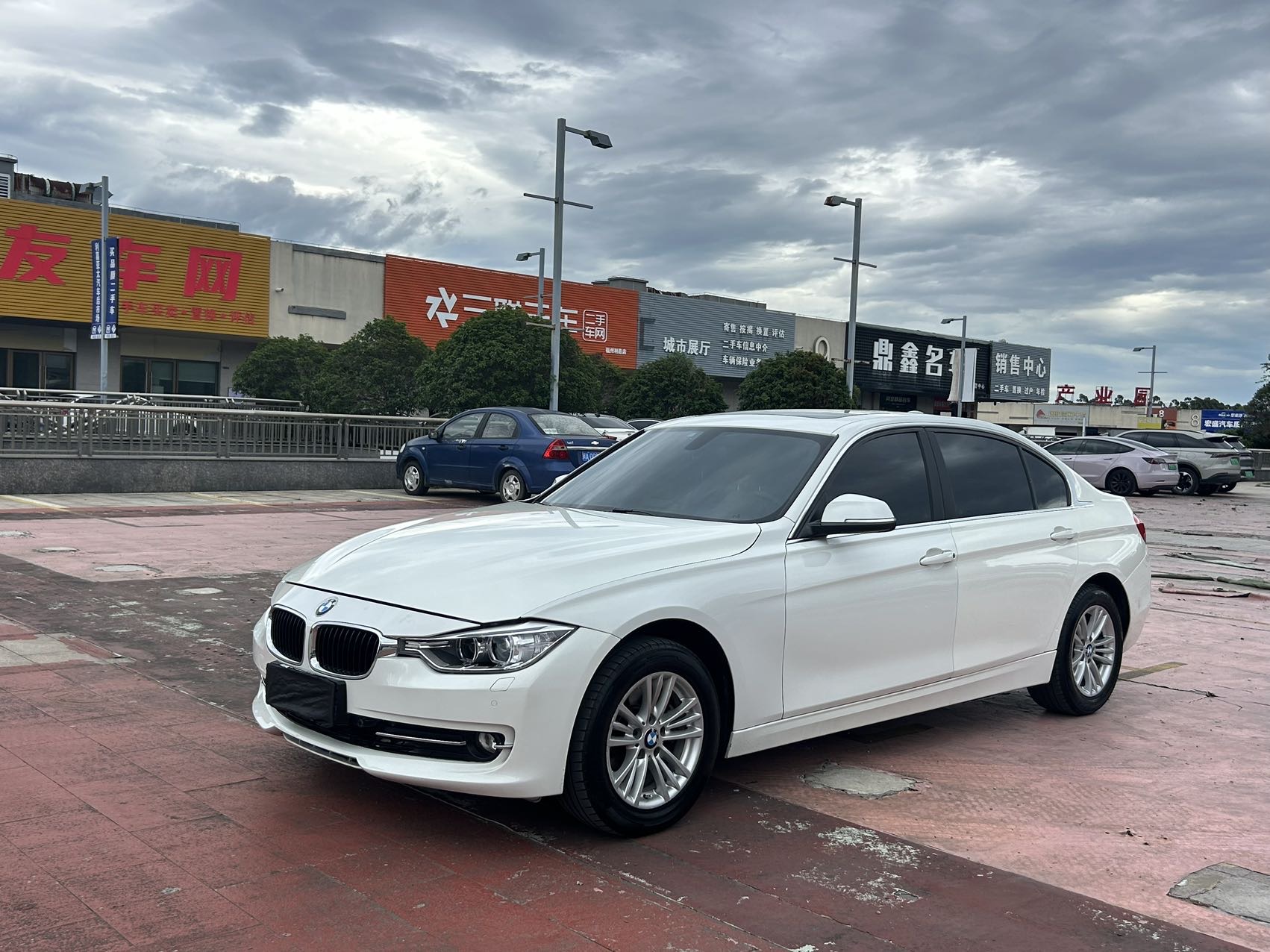 BMW 3 Series 2012 BMW 3 Series 2012 car image