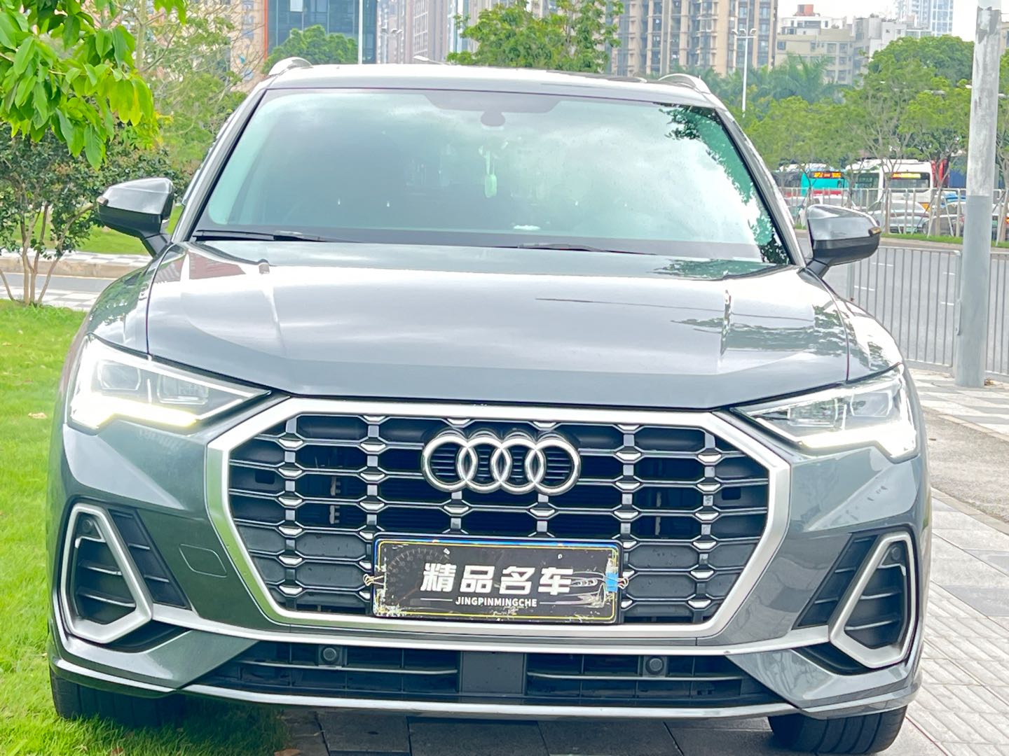 Audi Q3 2019 car image #4