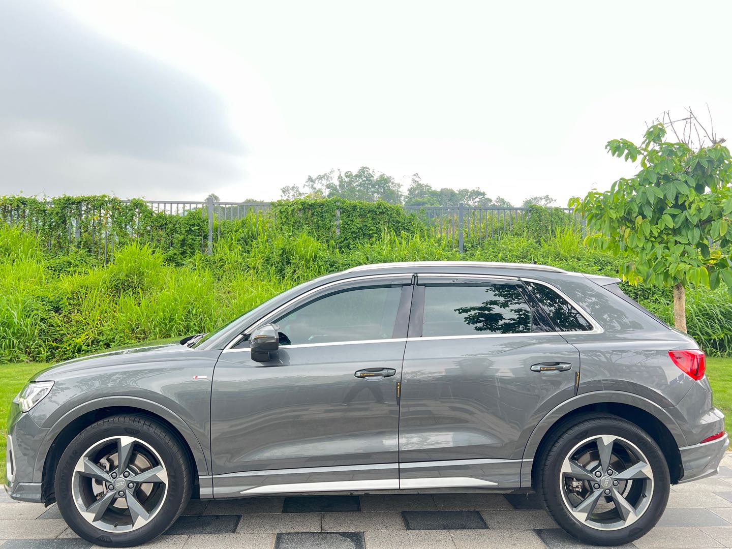 Audi Q3 2019 car image #6