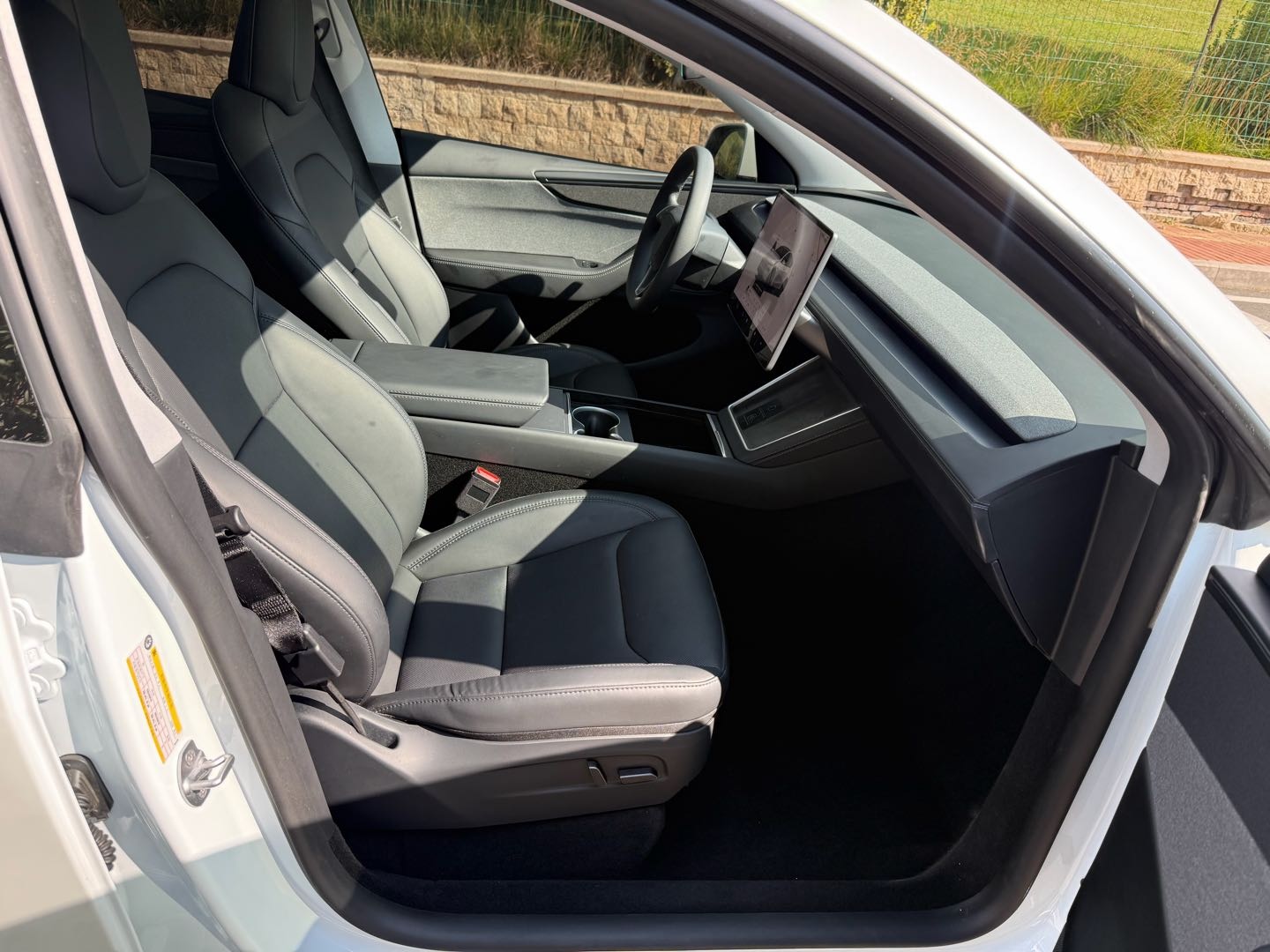 Tesla Model Y 2025 #10 Tesla Model Y 2025 car image #10