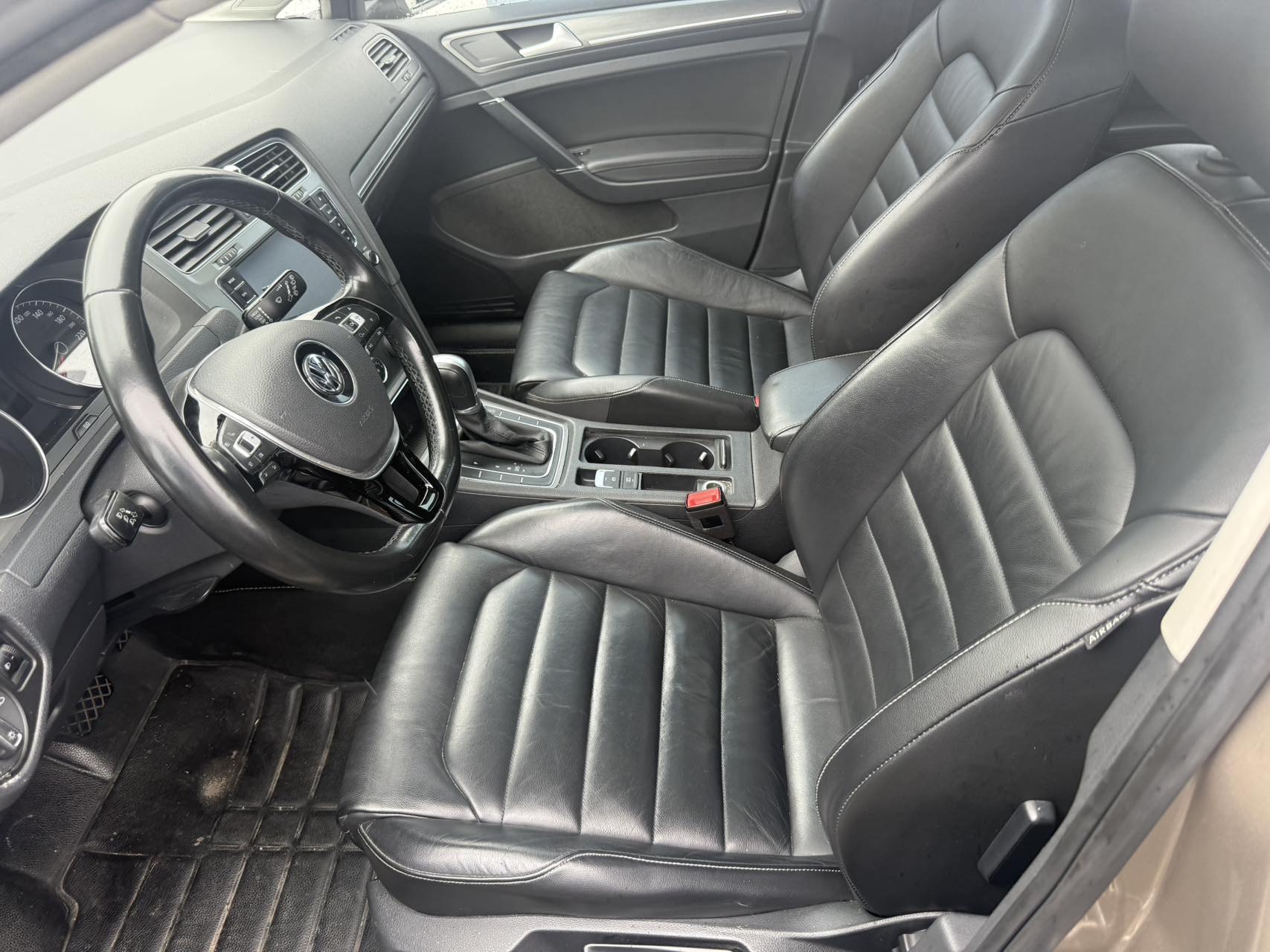 Volkswagen Golf 2015 car image #7