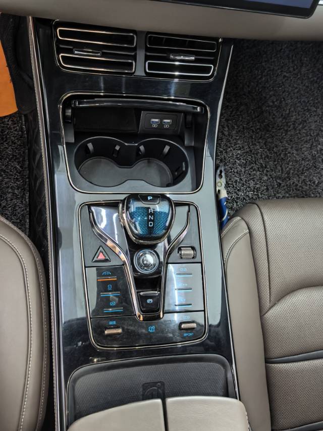 BYD Han 2022 car image #8