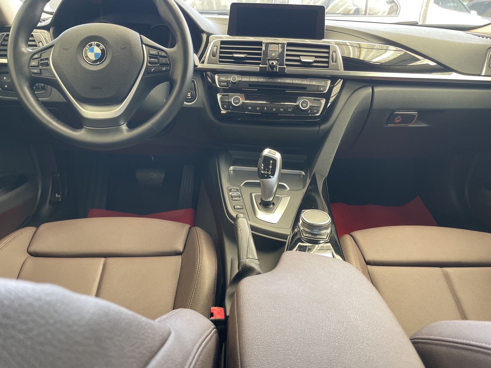 BMW 3 Series 2019 car image #6
