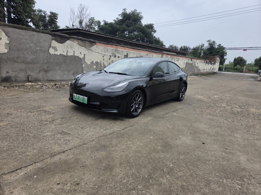 Tesla Model 3 2022 car image #2