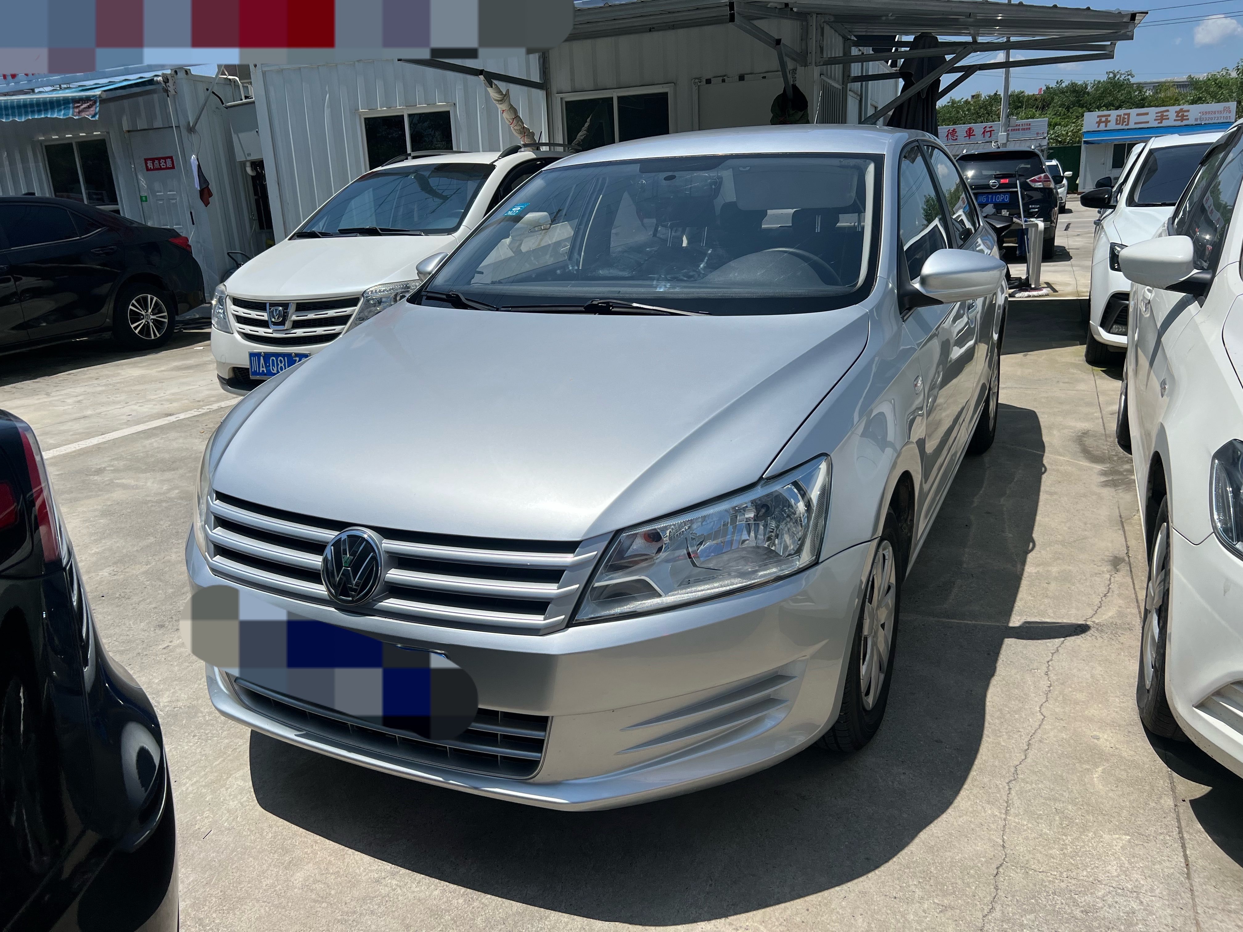 Volkswagen Santana 2013 car image #2