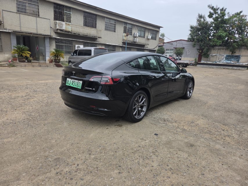 Tesla Model 3 2022 car image #5