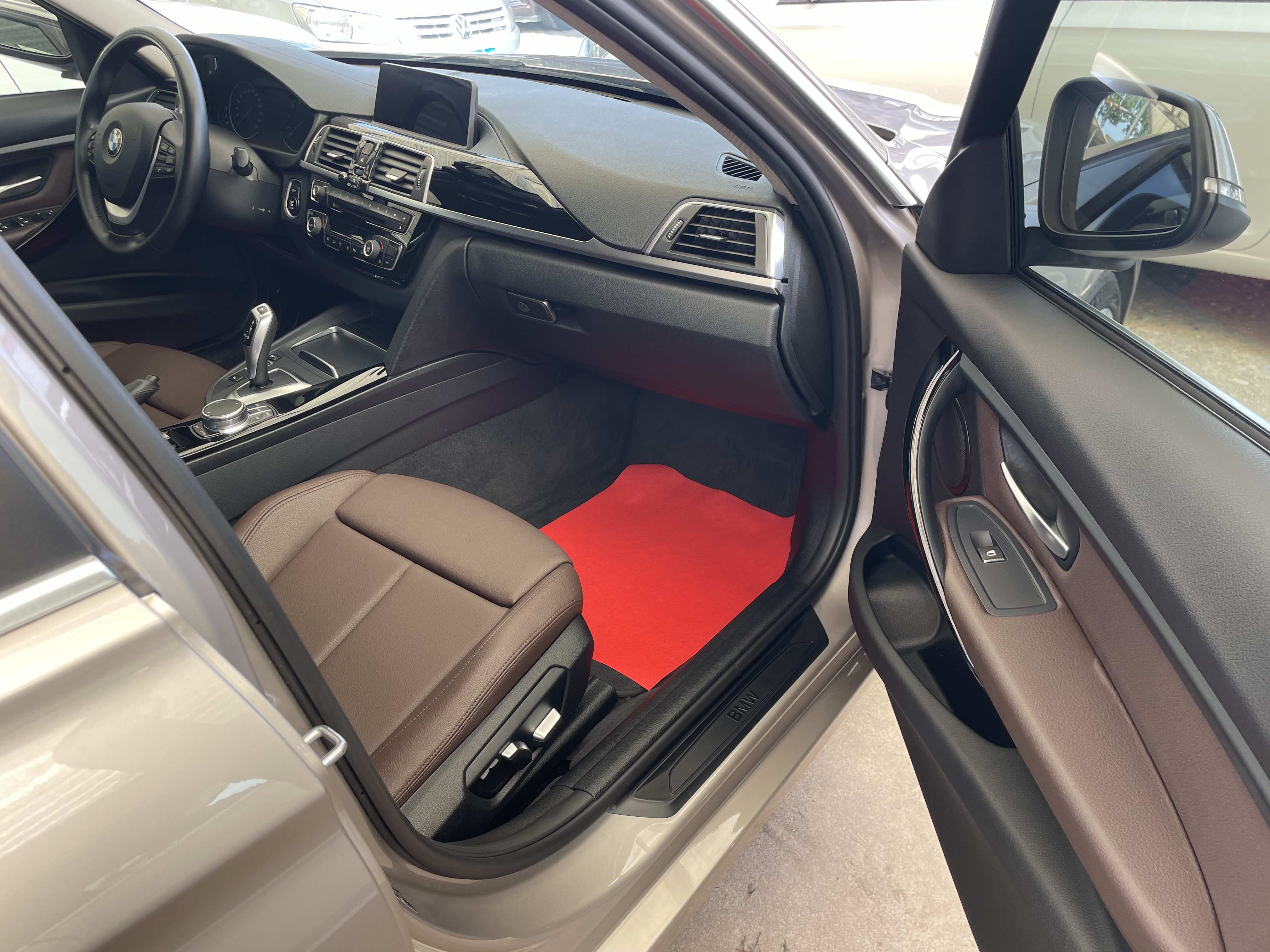 BMW 3 Series 2019 car image #8