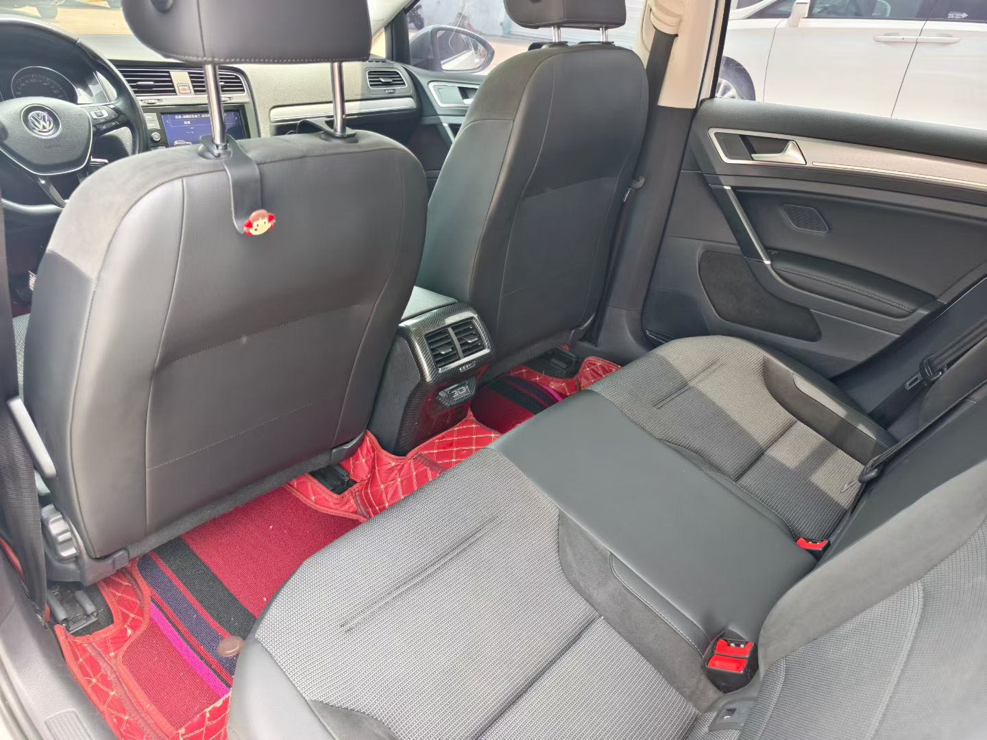 Volkswagen Golf 2019 car image #7