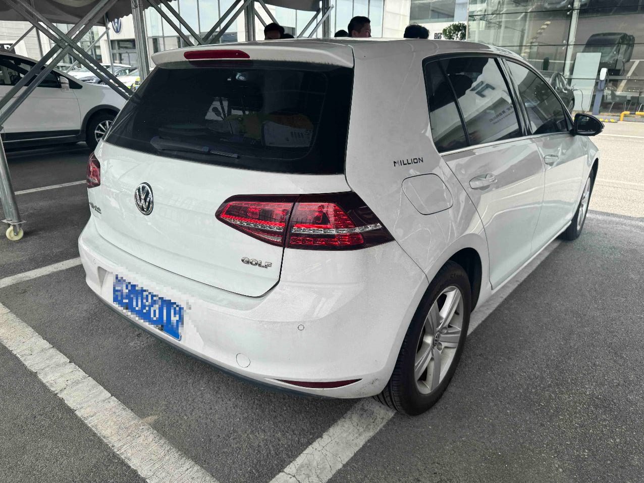 Volkswagen Golf 2017 car image #7