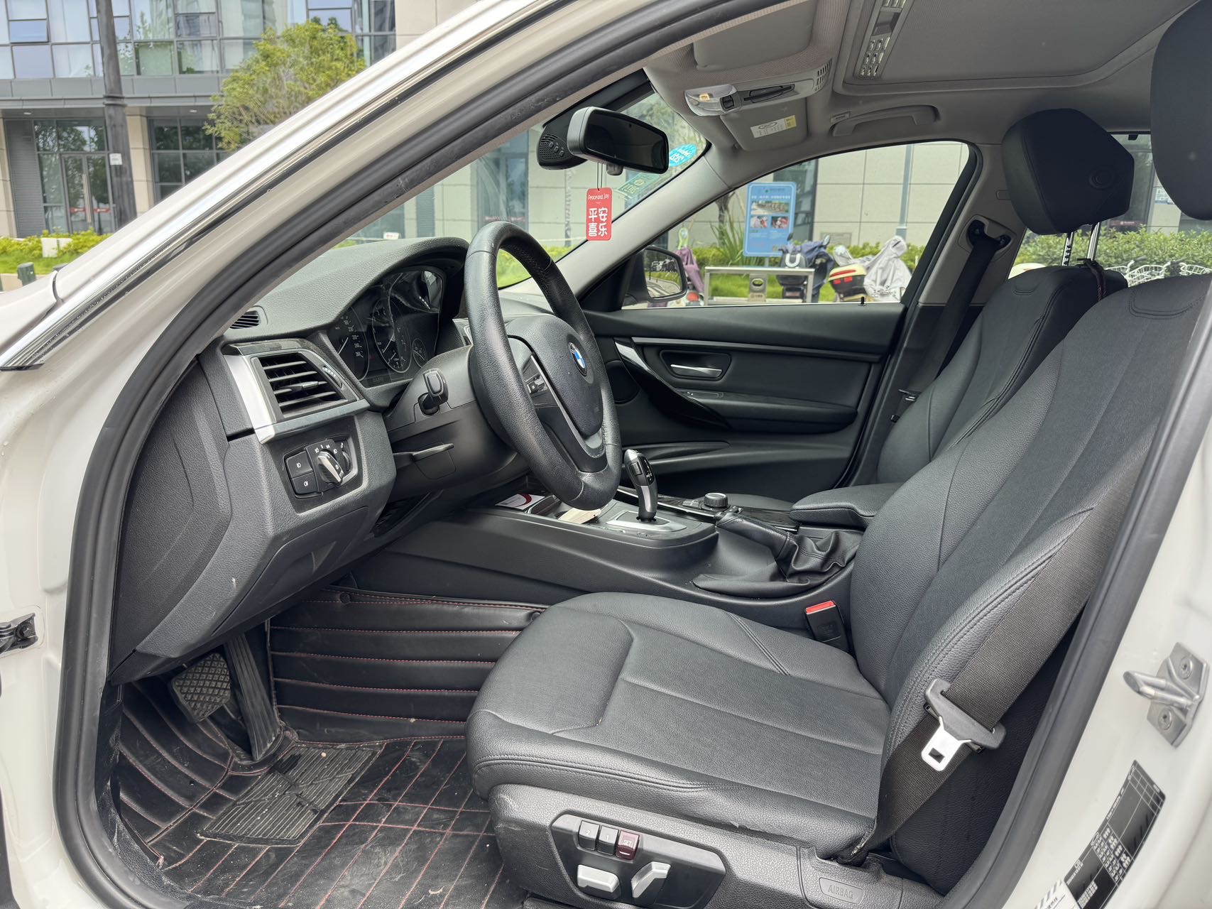 BMW 3 Series 2017 car image #6