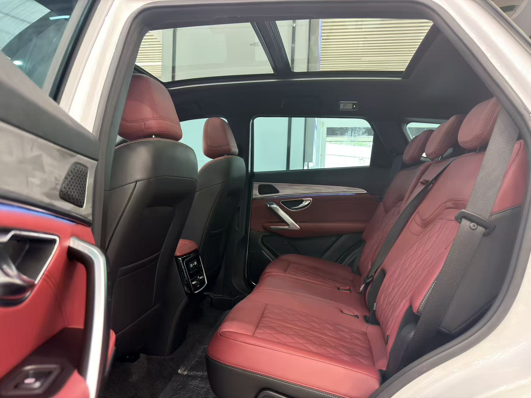 Jetour X70 PLUS 2024 car image #11