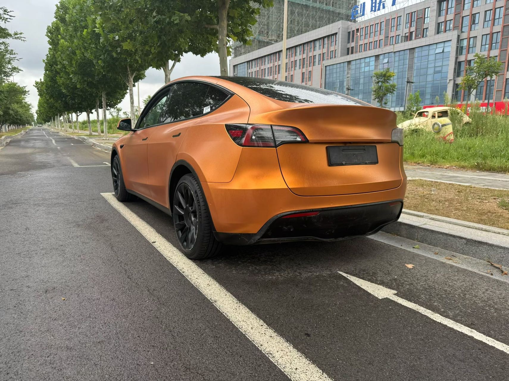 Tesla Model Y 2021 car image #9