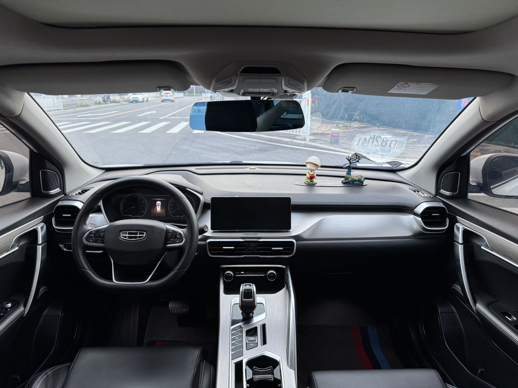 GEELY Coolray 2019 #7 GEELY Coolray 2019 car image #7