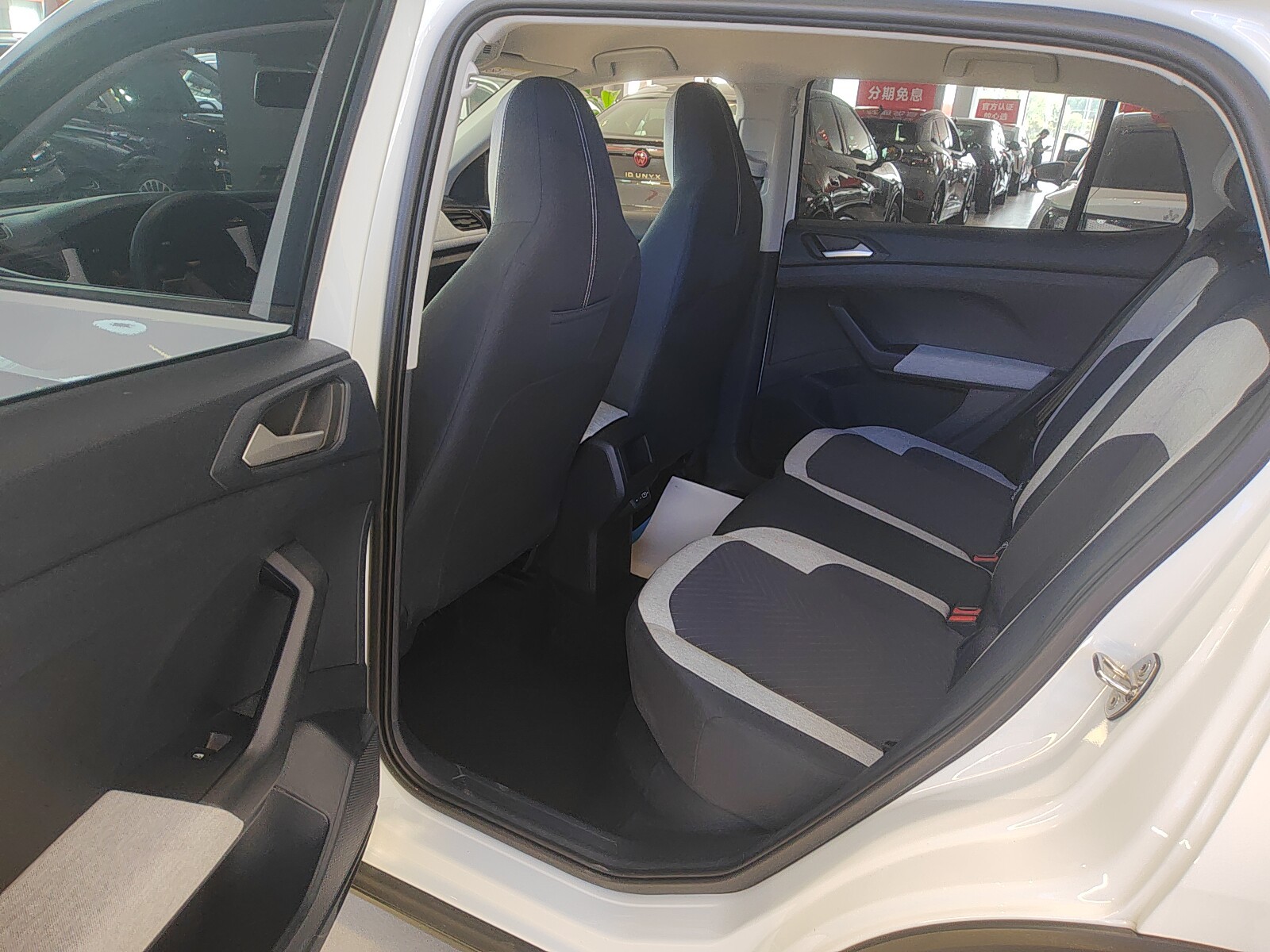 Volkswagen Tharu 2025 car image #7