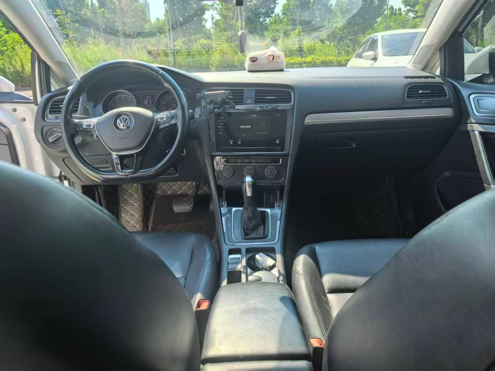 Volkswagen Golf 2020 car image #6