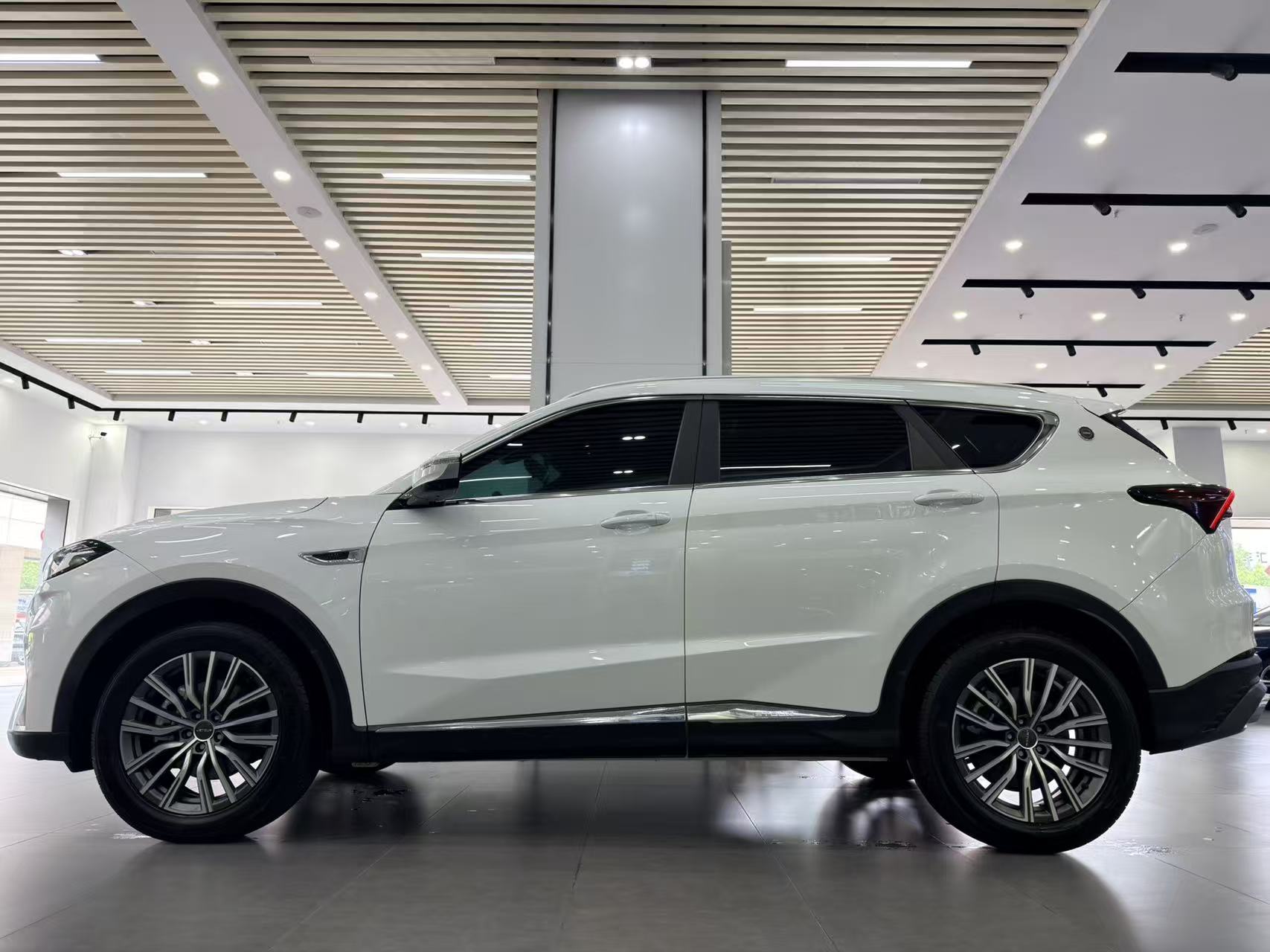 Jetour X70 PLUS 2024 car image #5