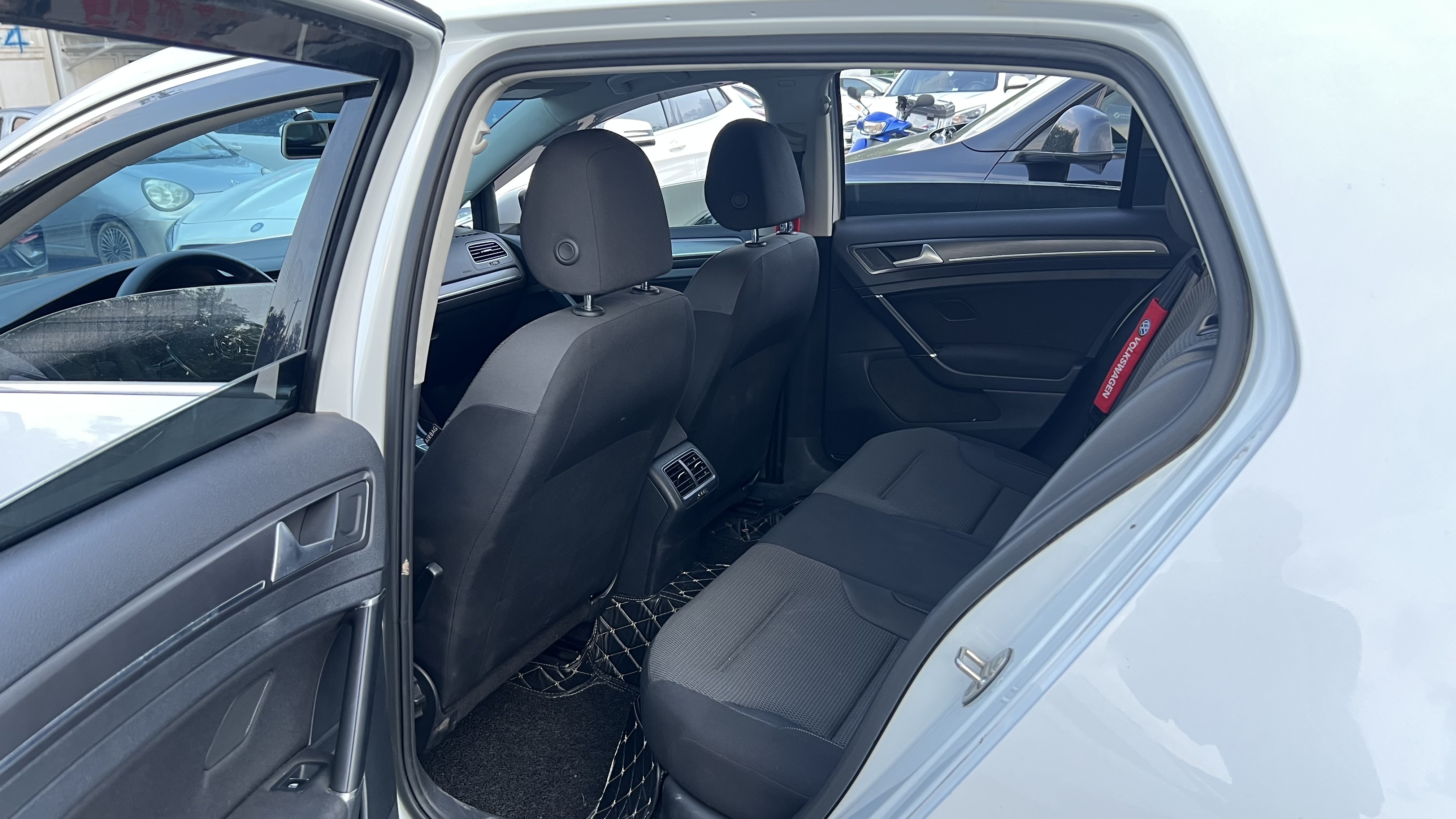 Volkswagen Golf 2015 car image #7