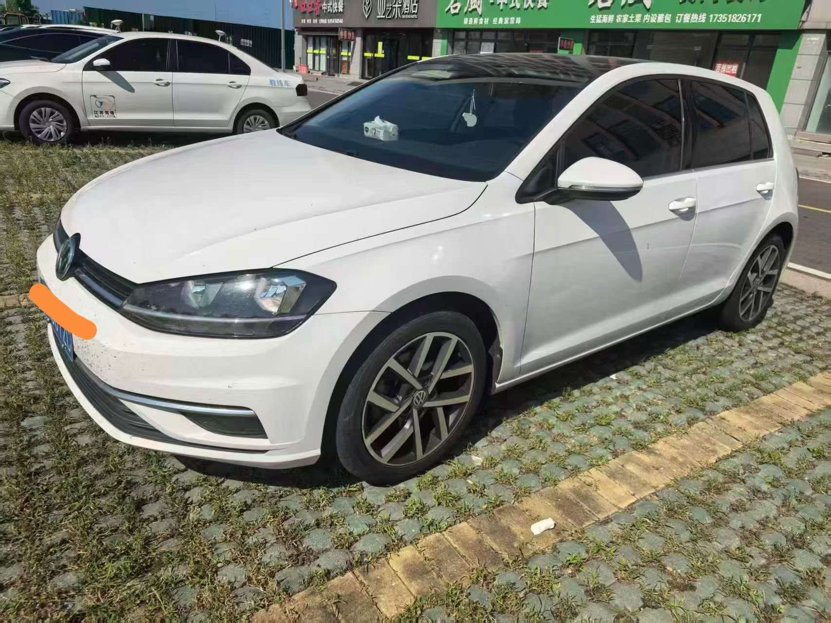 Volkswagen Golf 2020 car image #5
