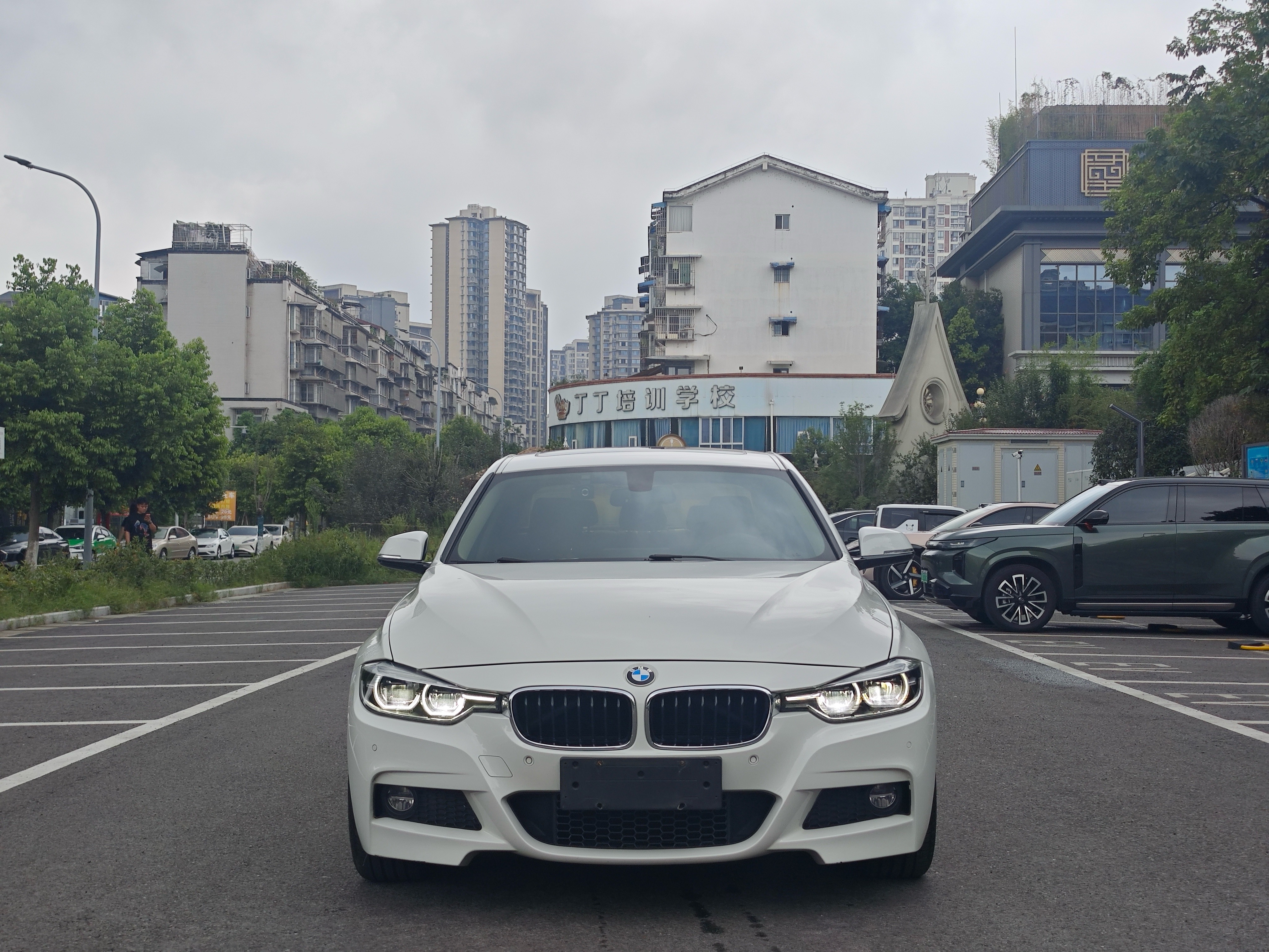 BMW 3 Series 2018 car image #4