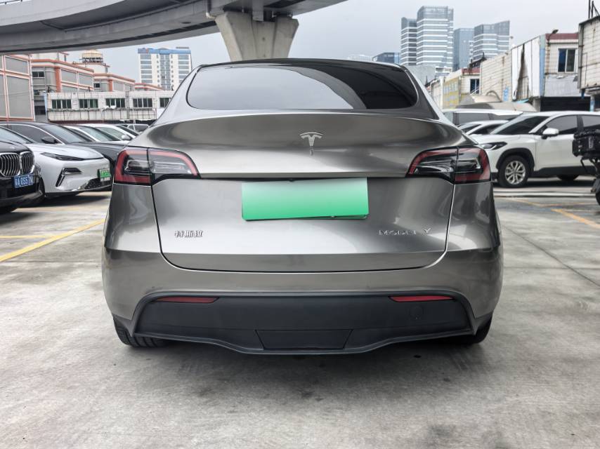 Tesla Model Y 2022 immagine di auto #5
