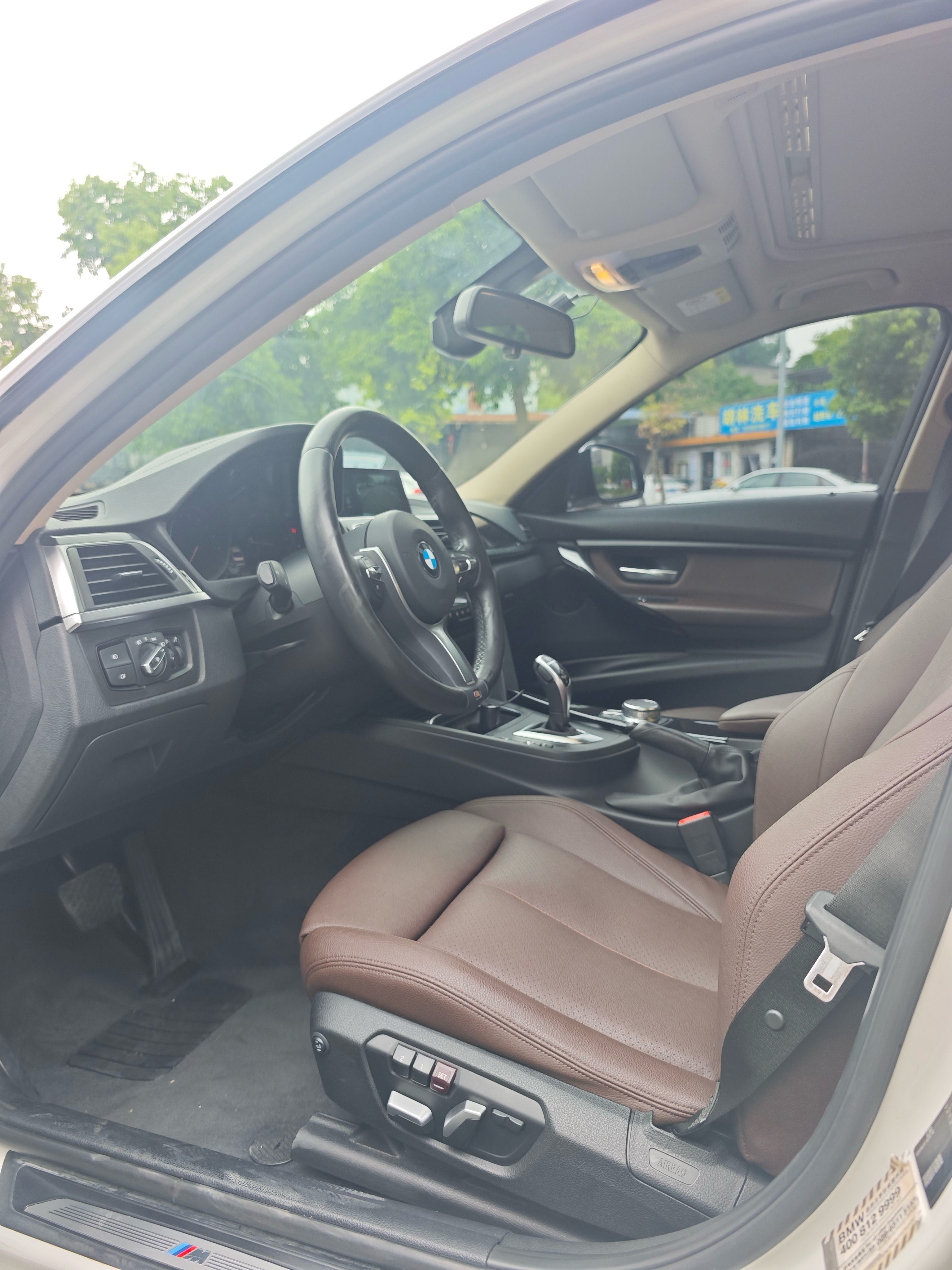 BMW 3 Series 2018 car image #11