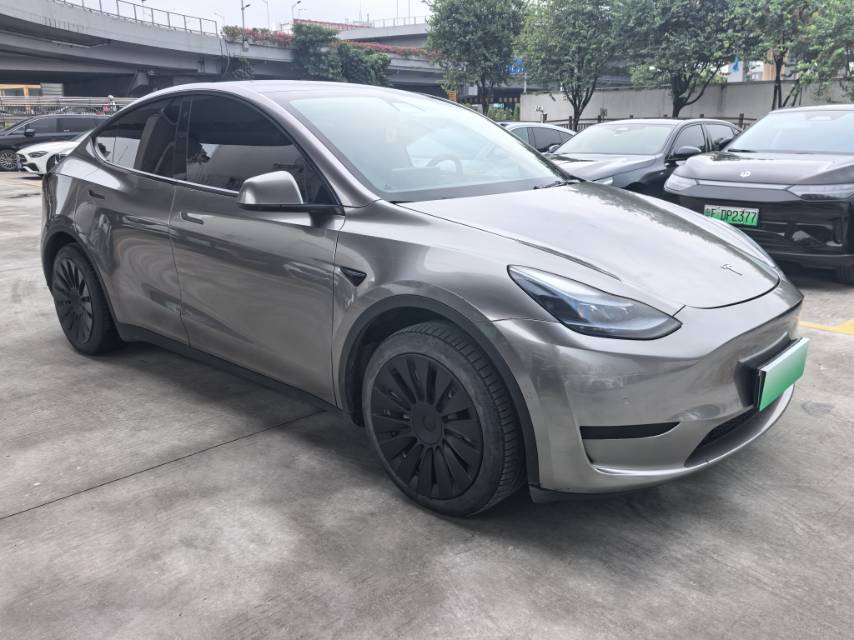 Tesla Model Y 2022 immagine di auto #7