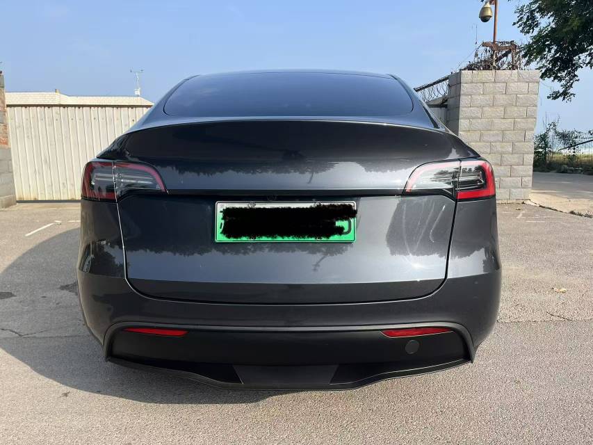 Tesla Model Y 2024 #8 Tesla Model Y 2024 car image #8