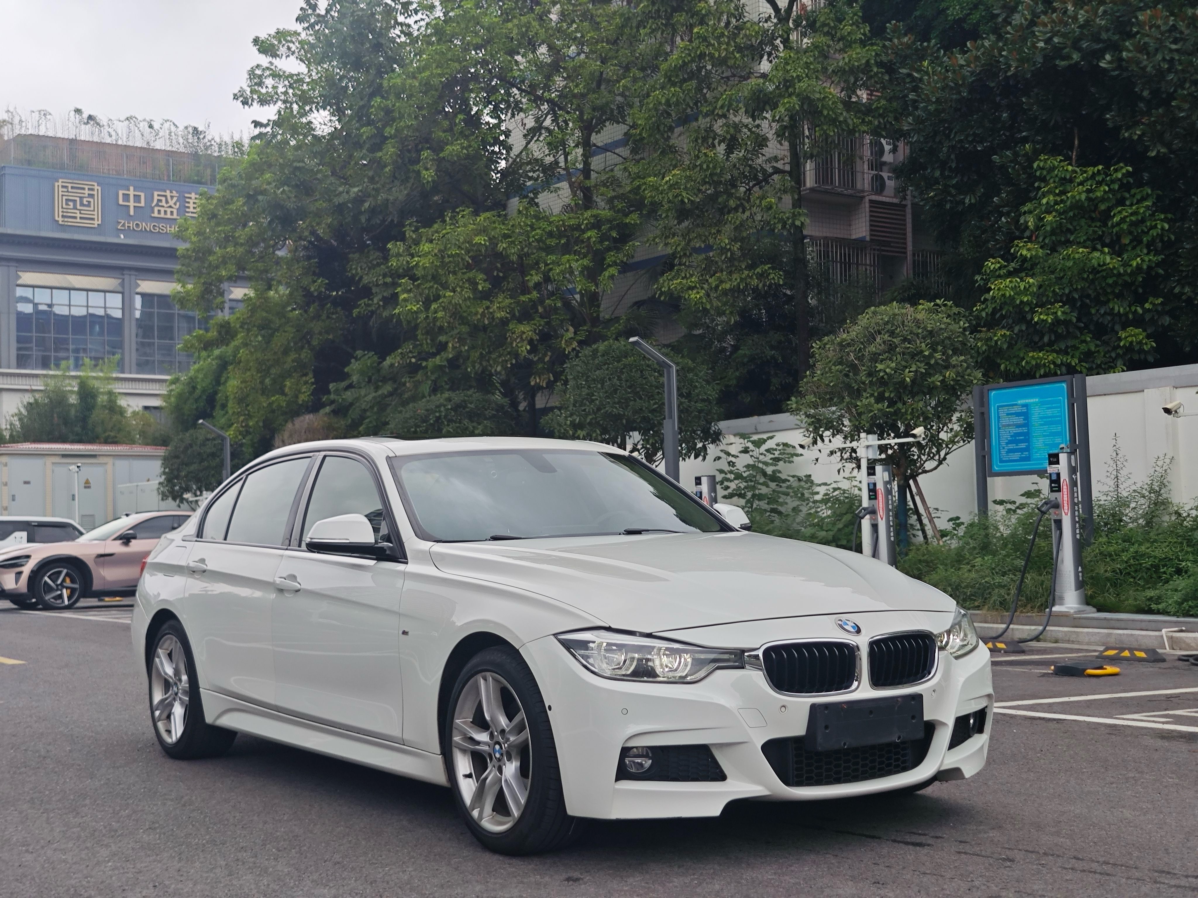 BMW 3 Series 2018 car image #5