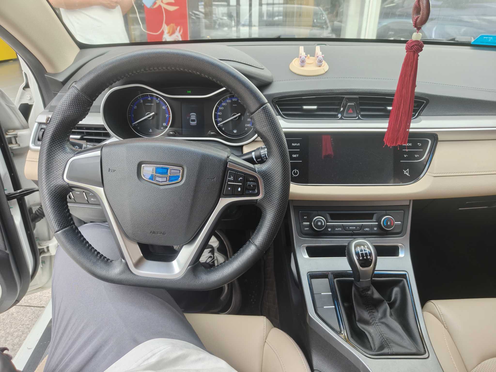 GEELY Emgrand 2019 #5 GEELY Emgrand 2019 car image #5