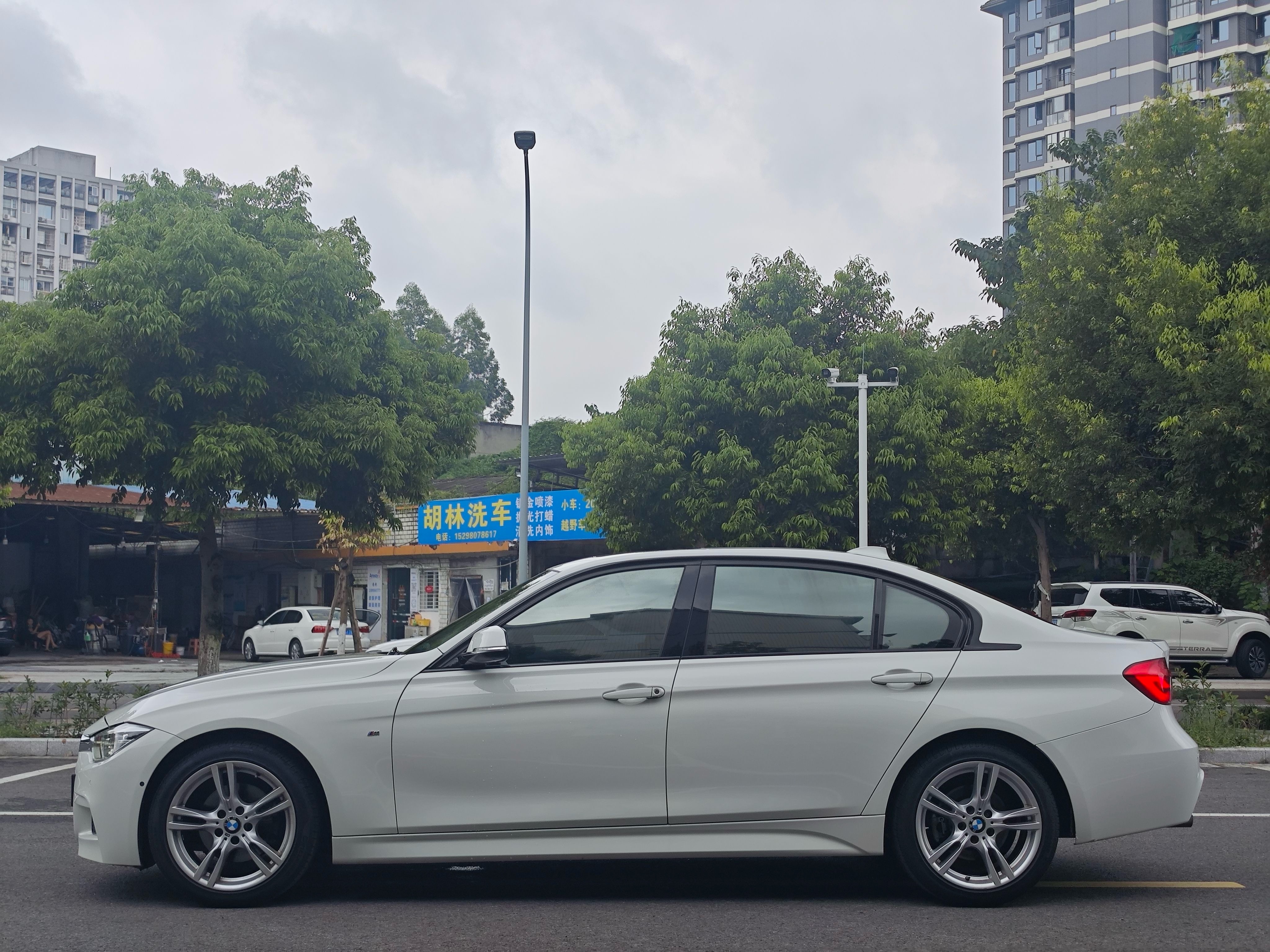 BMW 3 Series 2018 car image #8