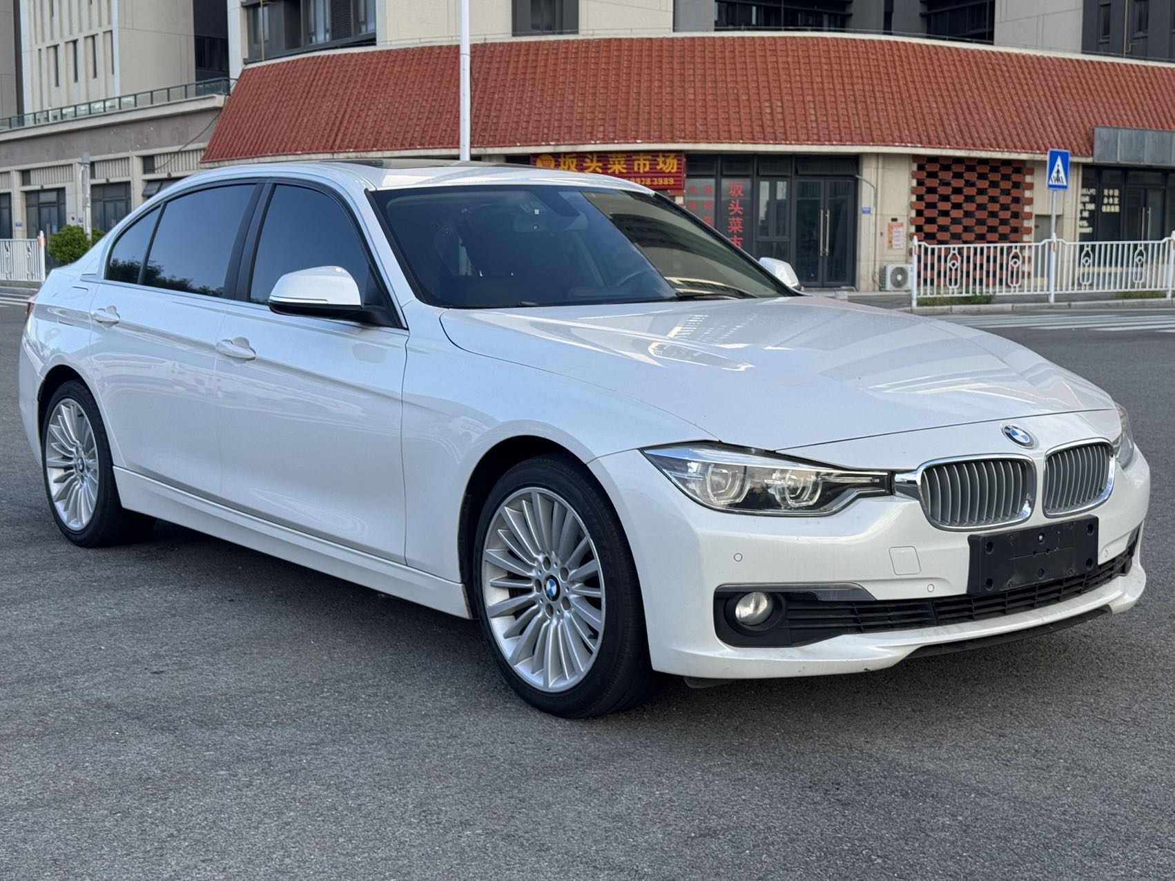 BMW 3 Series 2018 #5 BMW 3 Series 2018 car image #5