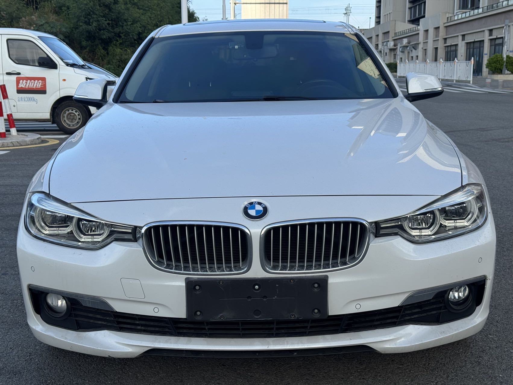 BMW 3 Series 2018 #4 BMW 3 Series 2018 car image #4