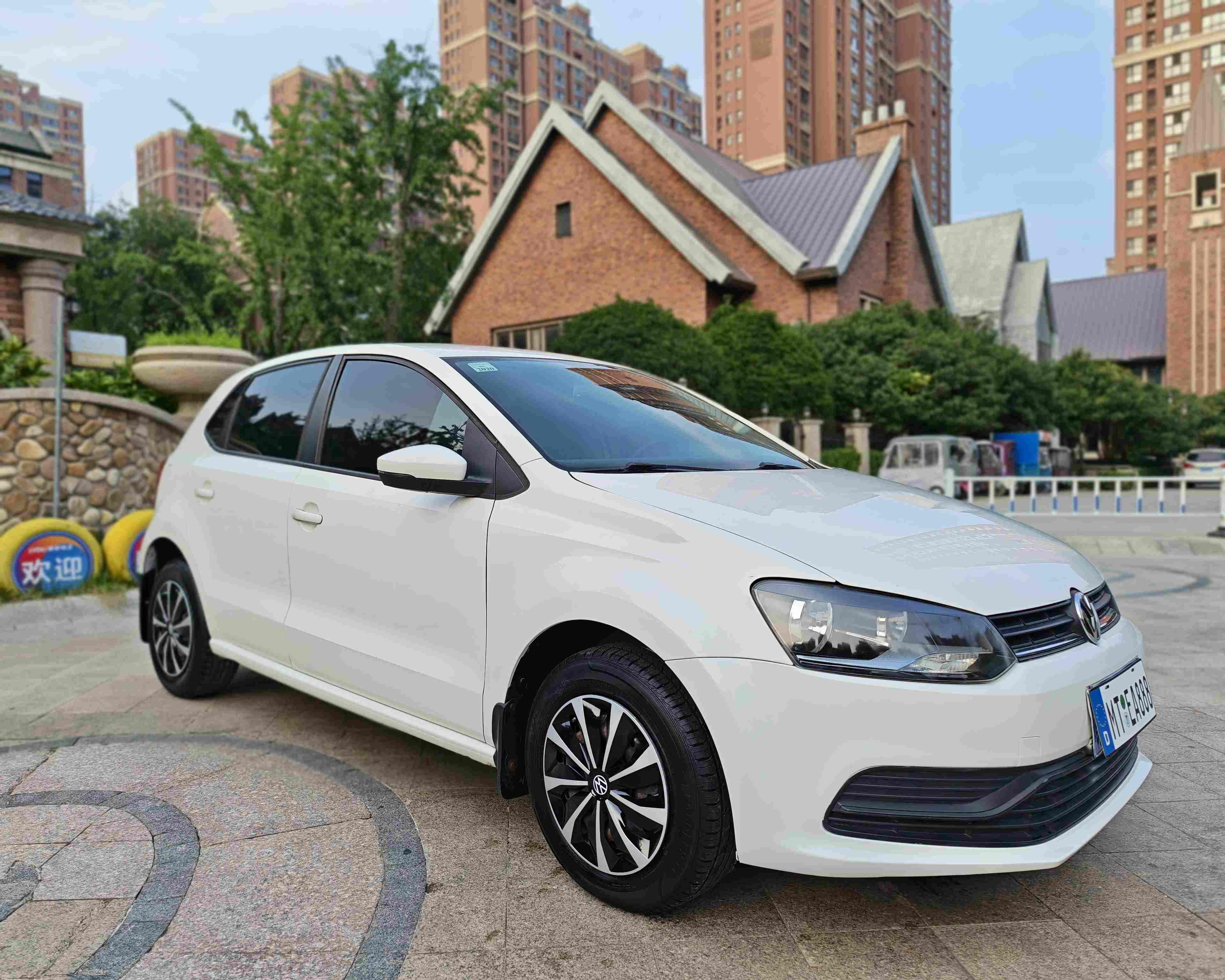 Volkswagen Polo 2014 car image #5