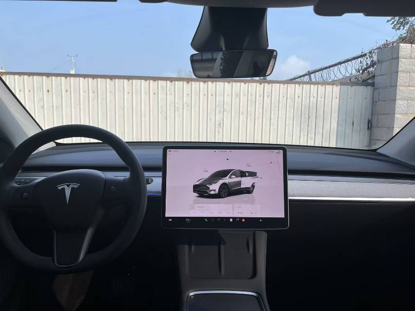 Tesla Model Y 2024 #11 Tesla Model Y 2024 car image #11