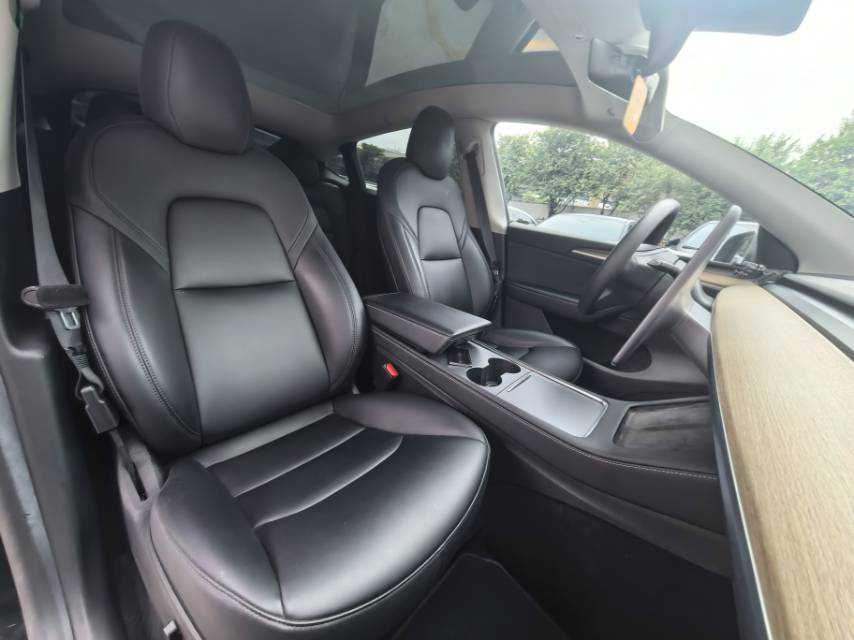 Tesla Model Y 2022 immagine di auto #8