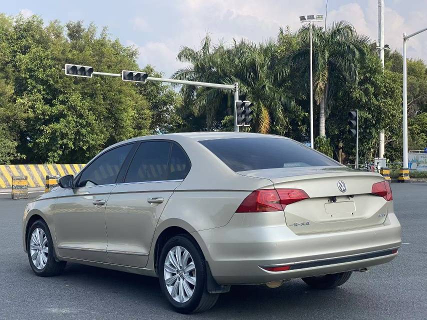 Volkswagen Bora 2016 car image #9