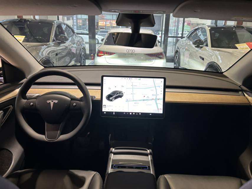 Tesla Model Y 2021 #7 Tesla Model Y 2021 car image #7