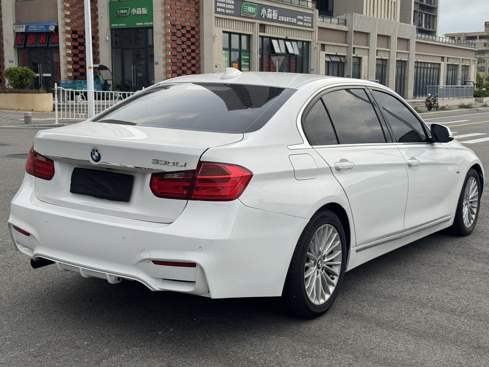 BMW 3 Series 2014 car image #11